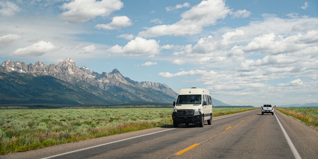 Motorhome Travel Explained: Rentals, Routes & Planning Basics